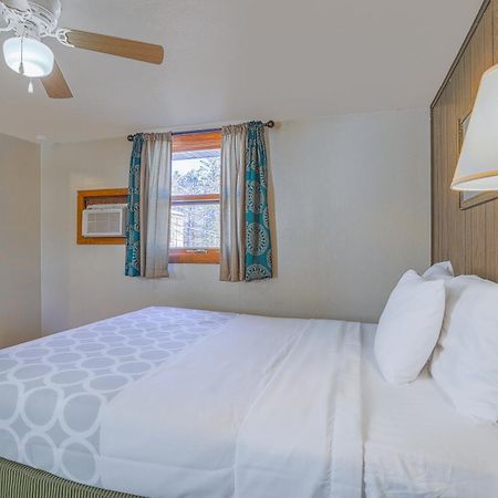 Love Hotels Silver Street By Oyo At Hurley Wi מראה חיצוני תמונה
