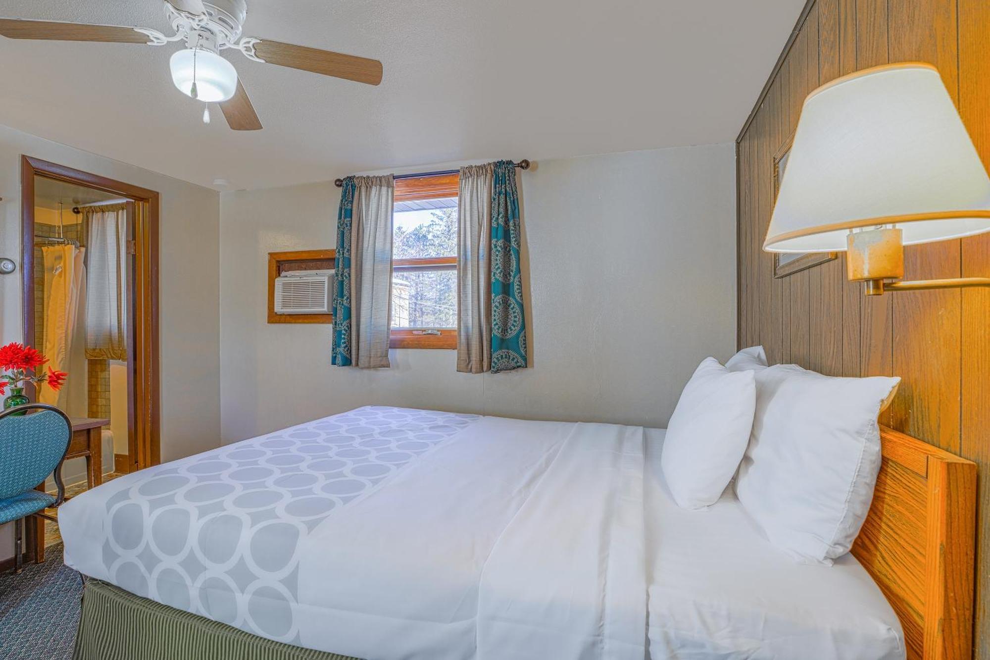 Love Hotels Silver Street By Oyo At Hurley Wi מראה חיצוני תמונה