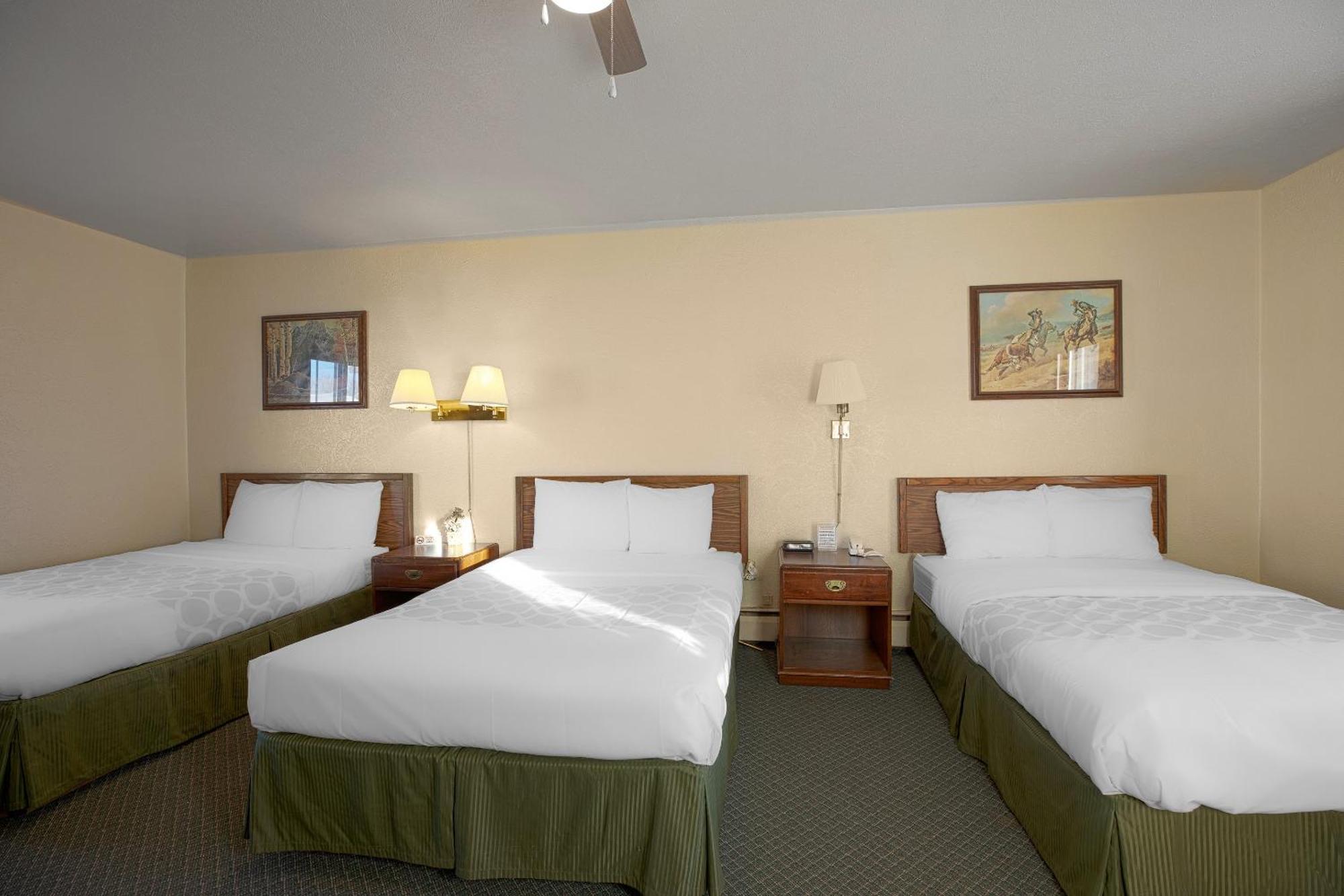 Love Hotels Silver Street By Oyo At Hurley Wi מראה חיצוני תמונה