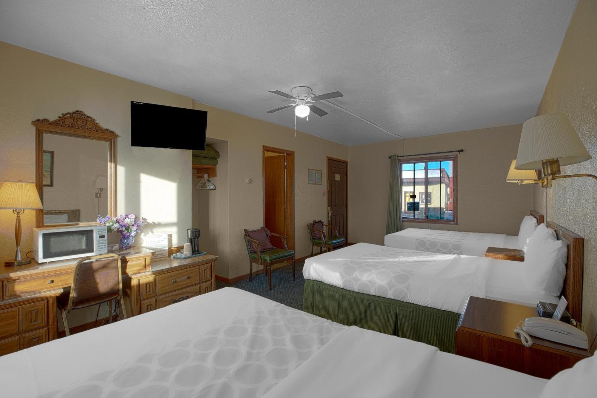 Love Hotels Silver Street By Oyo At Hurley Wi מראה חיצוני תמונה