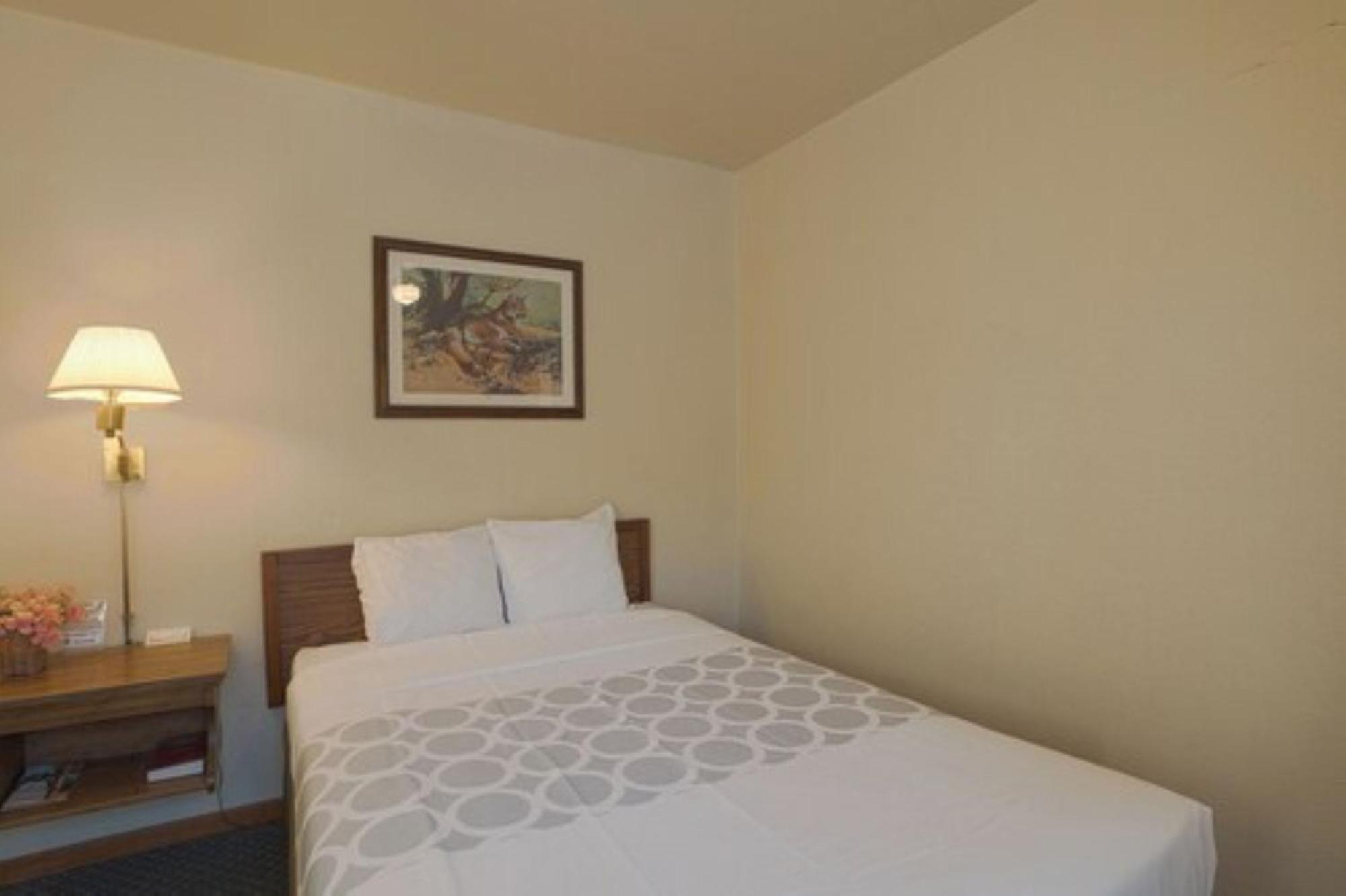 Love Hotels Silver Street By Oyo At Hurley Wi מראה חיצוני תמונה