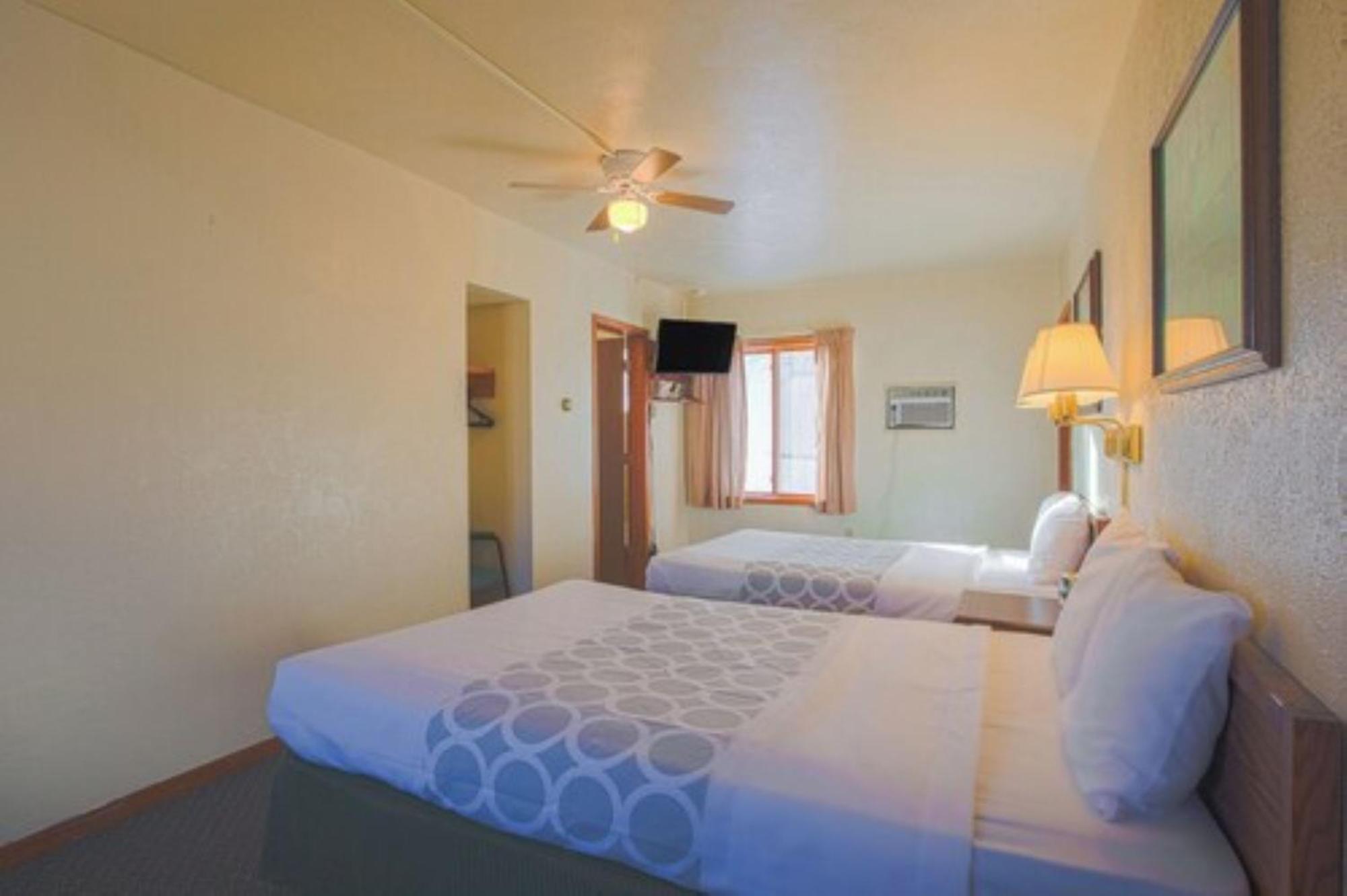 Love Hotels Silver Street By Oyo At Hurley Wi מראה חיצוני תמונה